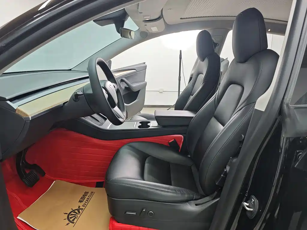 Tesla Model Y — фото 41