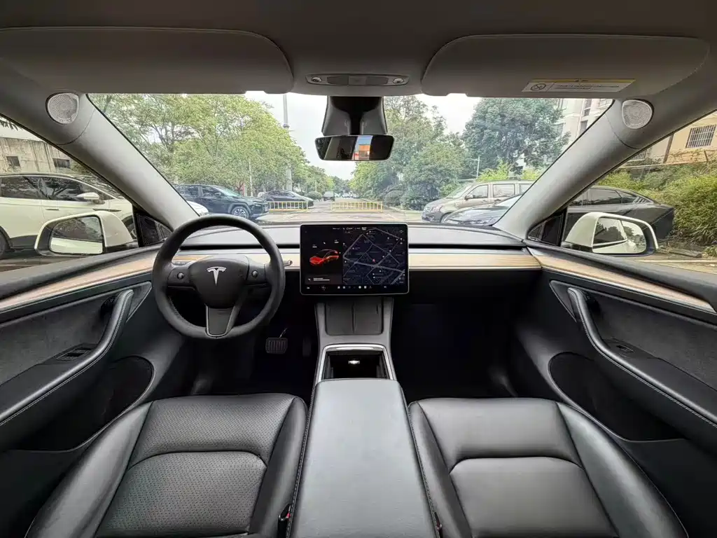 Tesla Model Y — фото 5