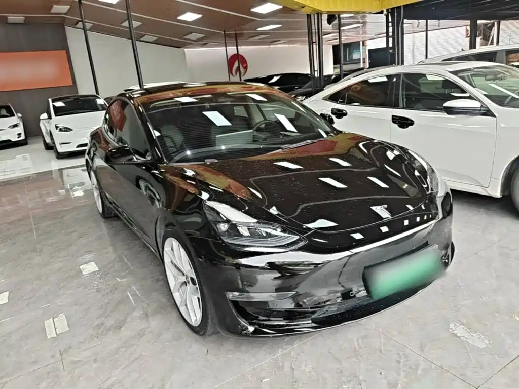 Tesla Model 3 — фото 4