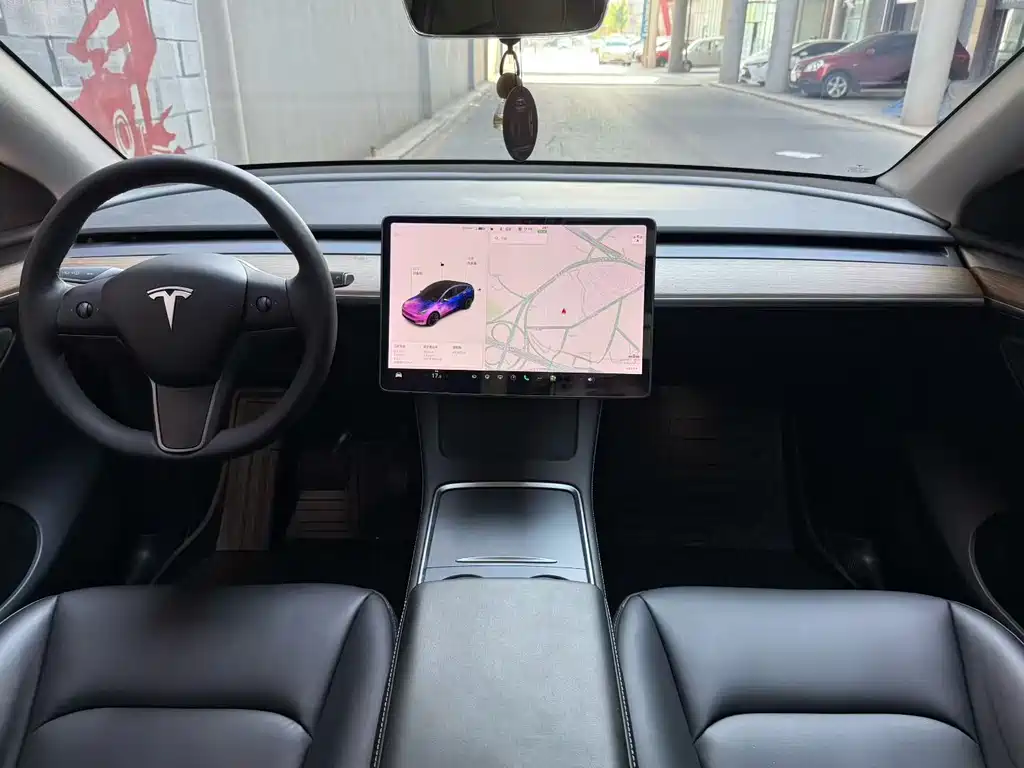 Tesla Model Y — фото 7