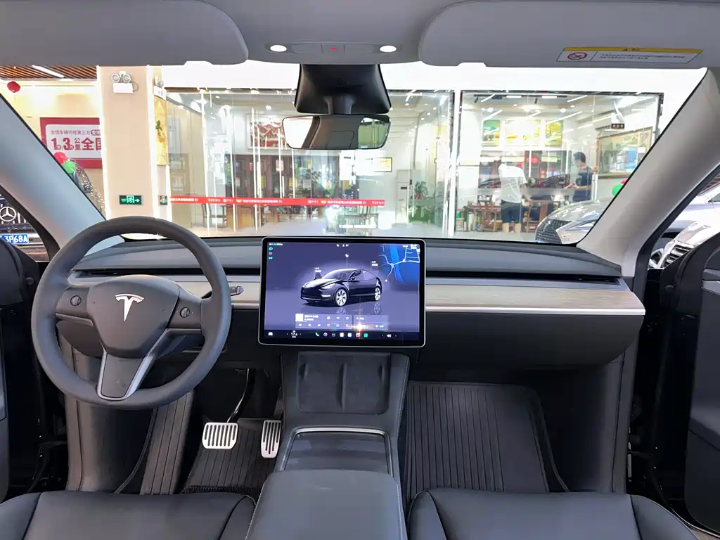 Tesla Model Y — фото 14