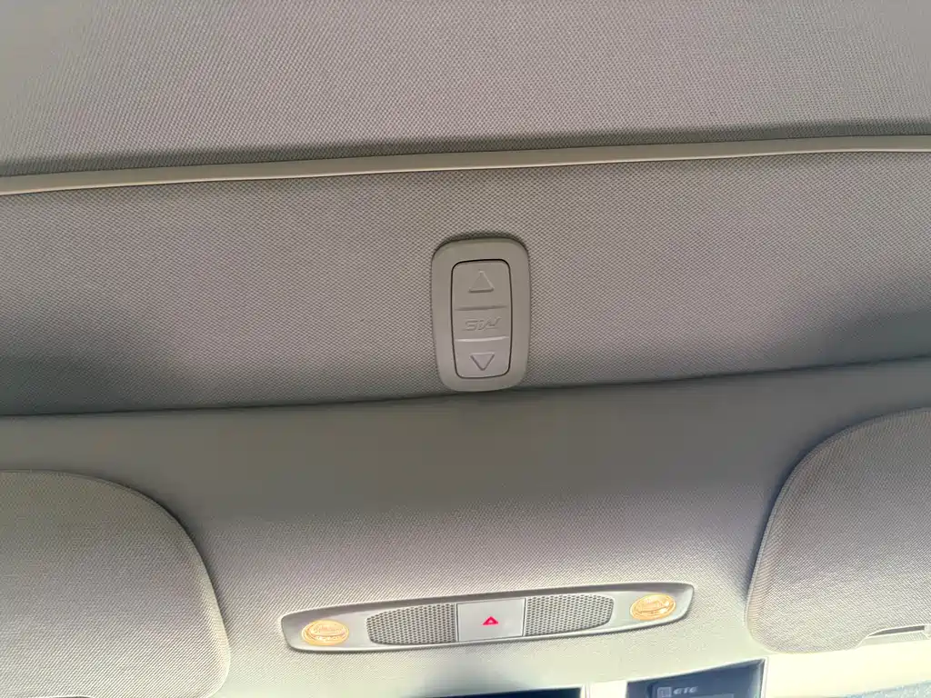 Tesla Model Y — фото 11