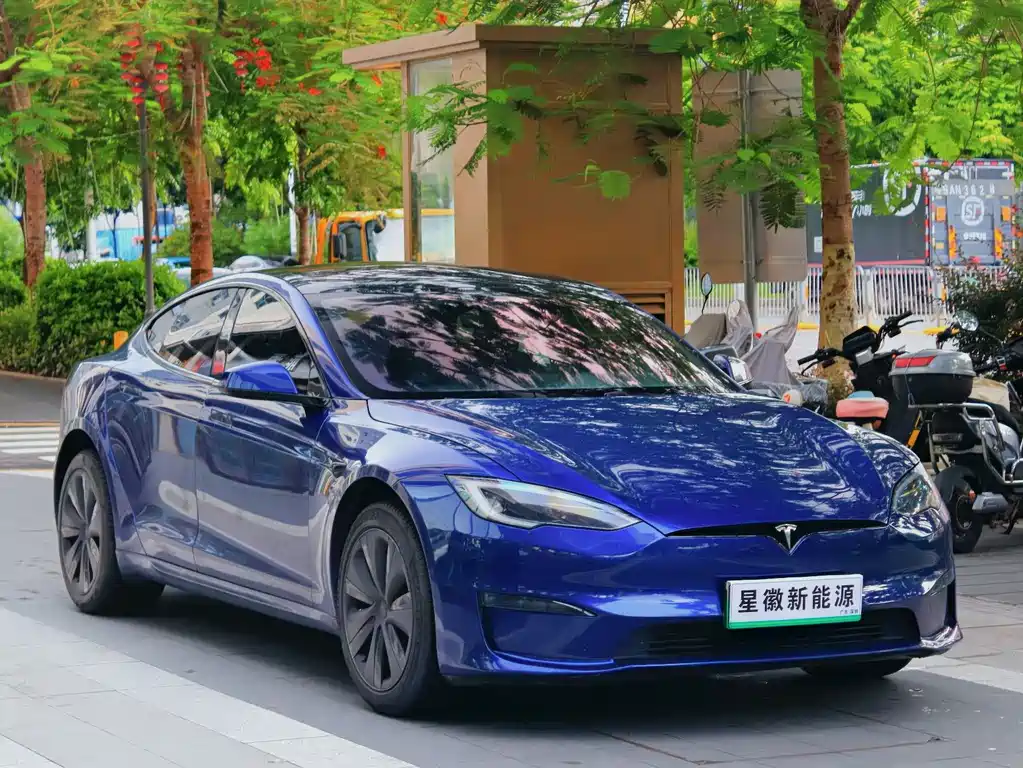 Tesla Model S — фото 3