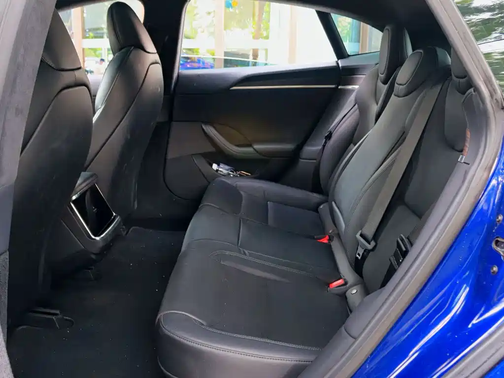 Tesla Model S — фото 6
