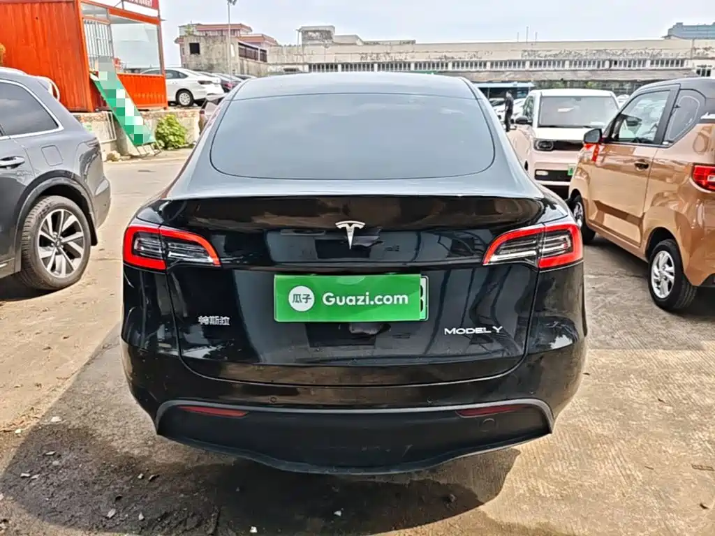 Tesla Model Y — фото 6