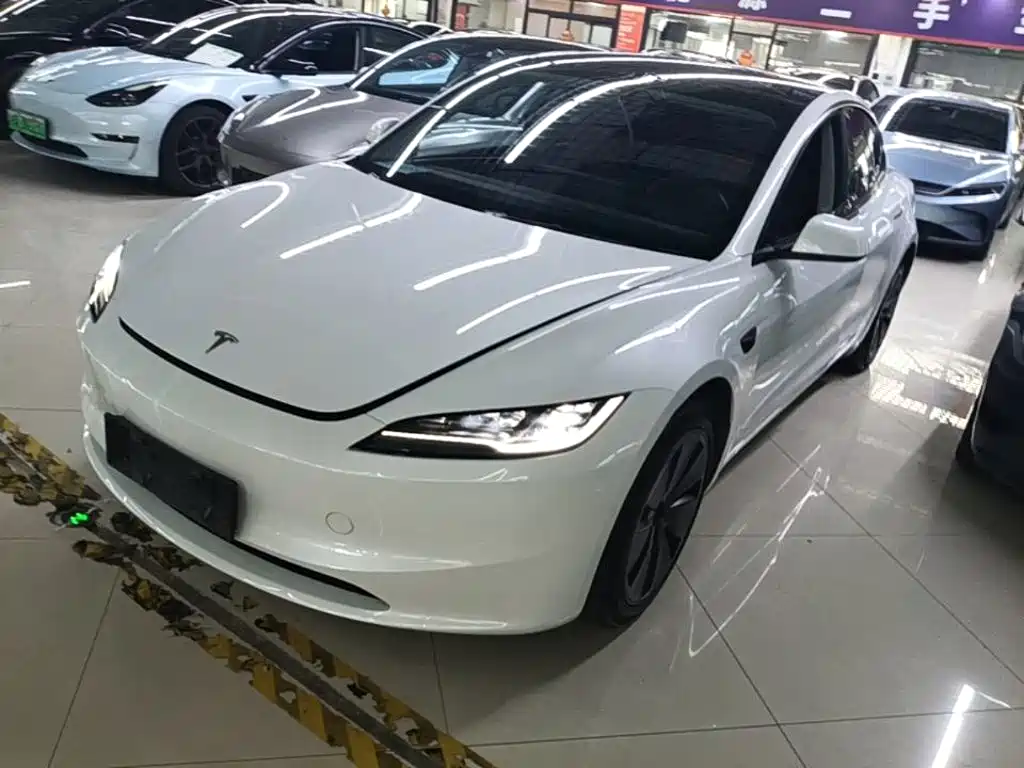 Tesla Model 3 — фото 2