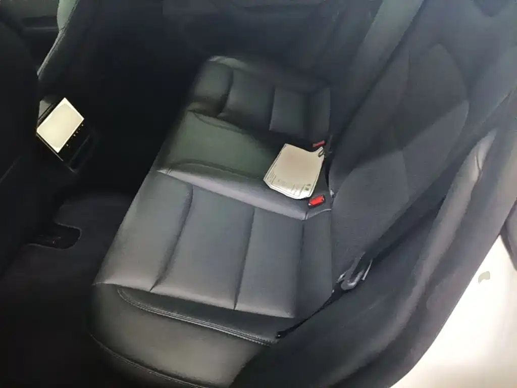 Tesla Model 3 — фото 17