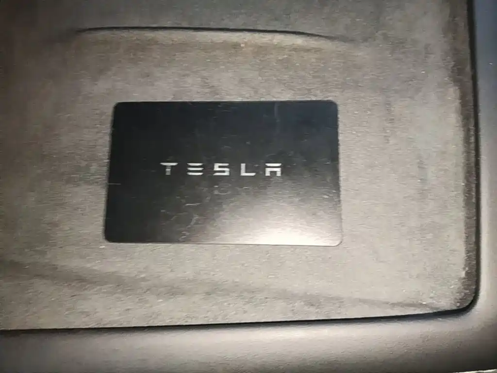 Tesla Model 3 — фото 9