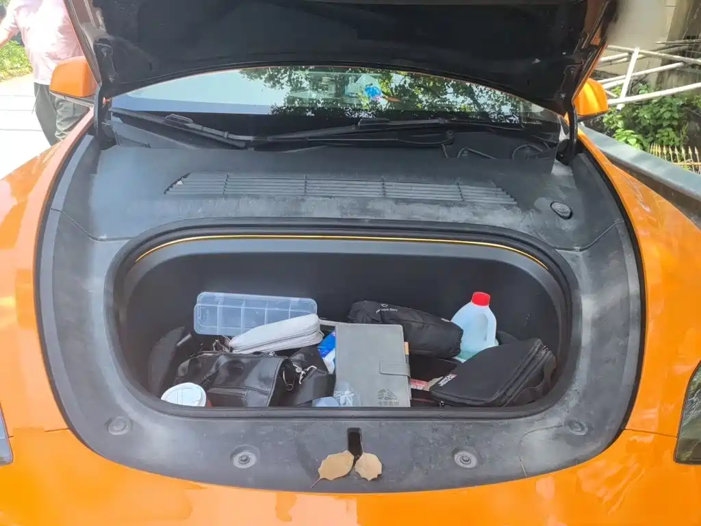 Tesla Model Y — фото 11