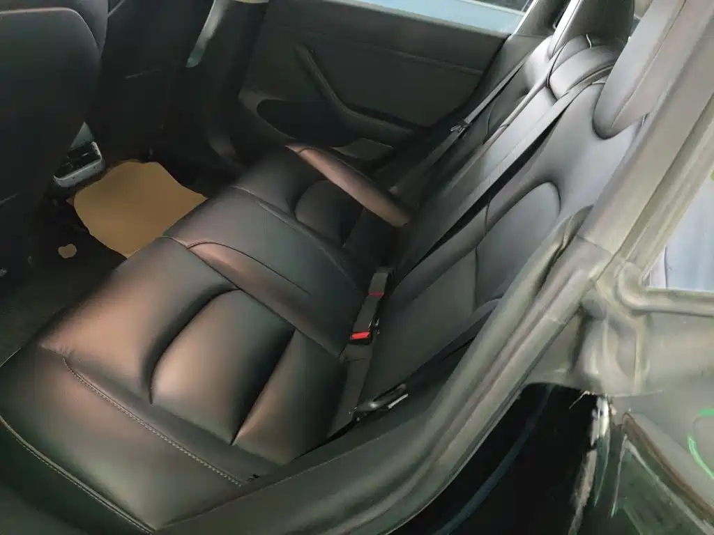 Tesla Model 3 — фото 13