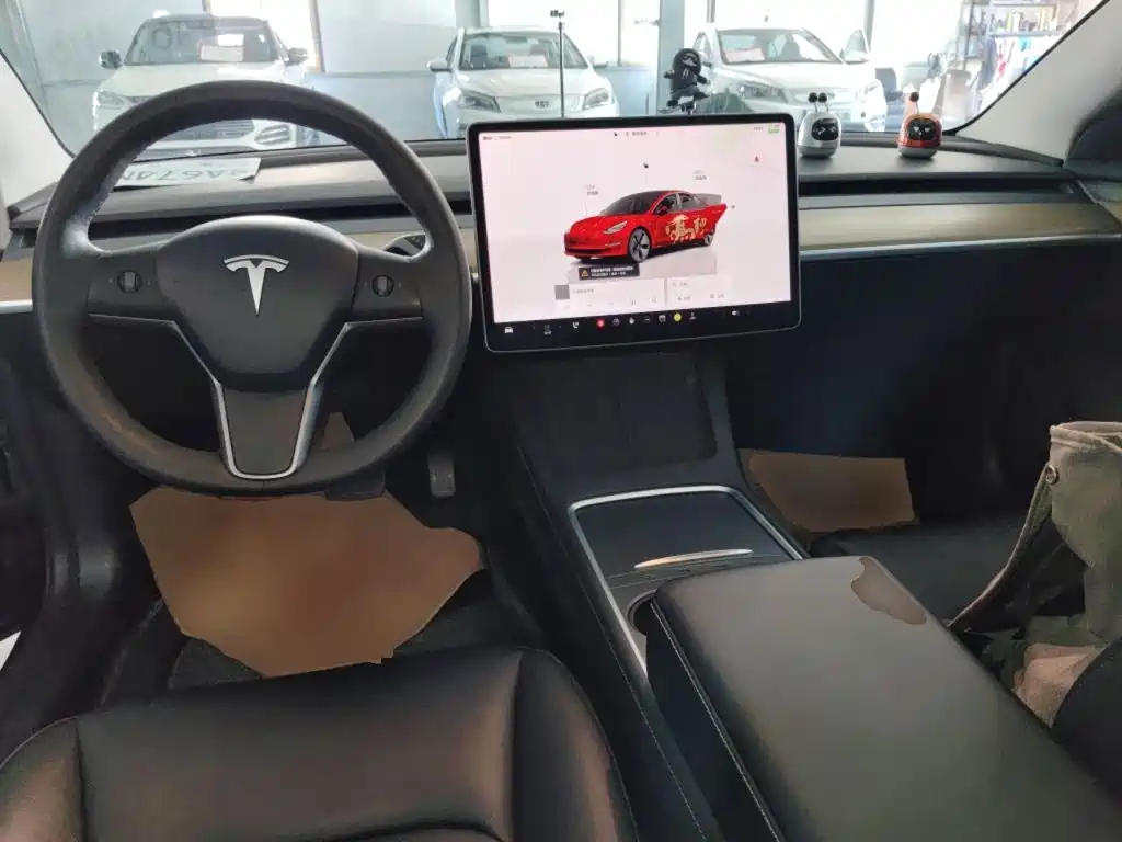 Tesla Model 3 — фото 6