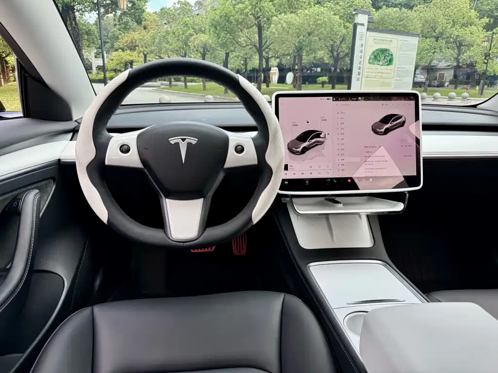 Tesla Model 3 — фото 15
