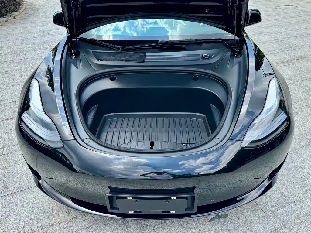 Tesla Model 3 — фото 19