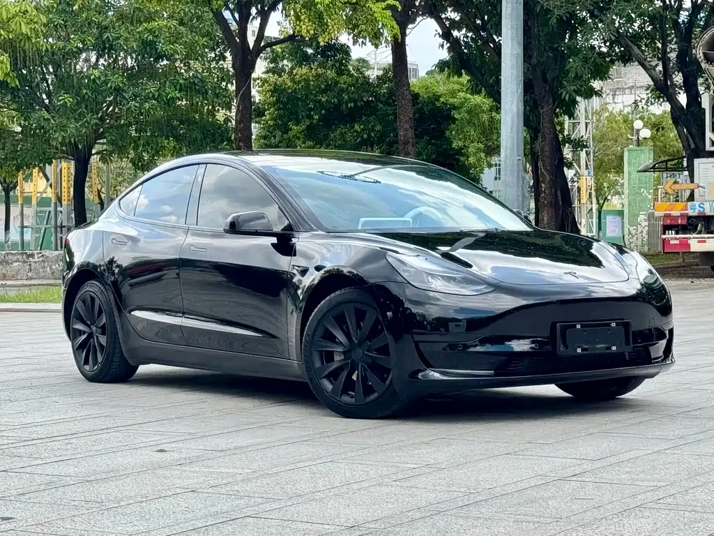 Tesla Model 3 — фото 3