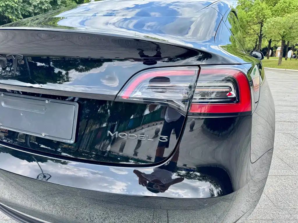 Tesla Model 3 — фото 24