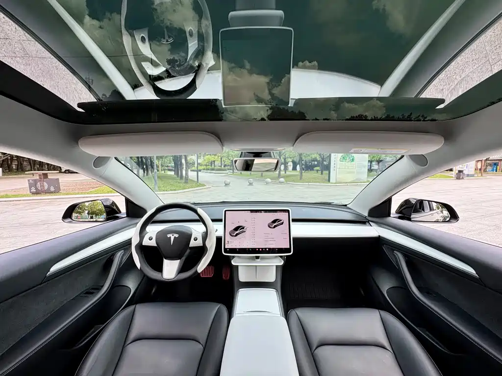 Tesla Model 3 — фото 8