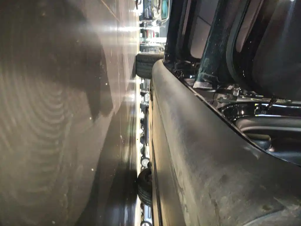 Tesla Model Y — фото 22