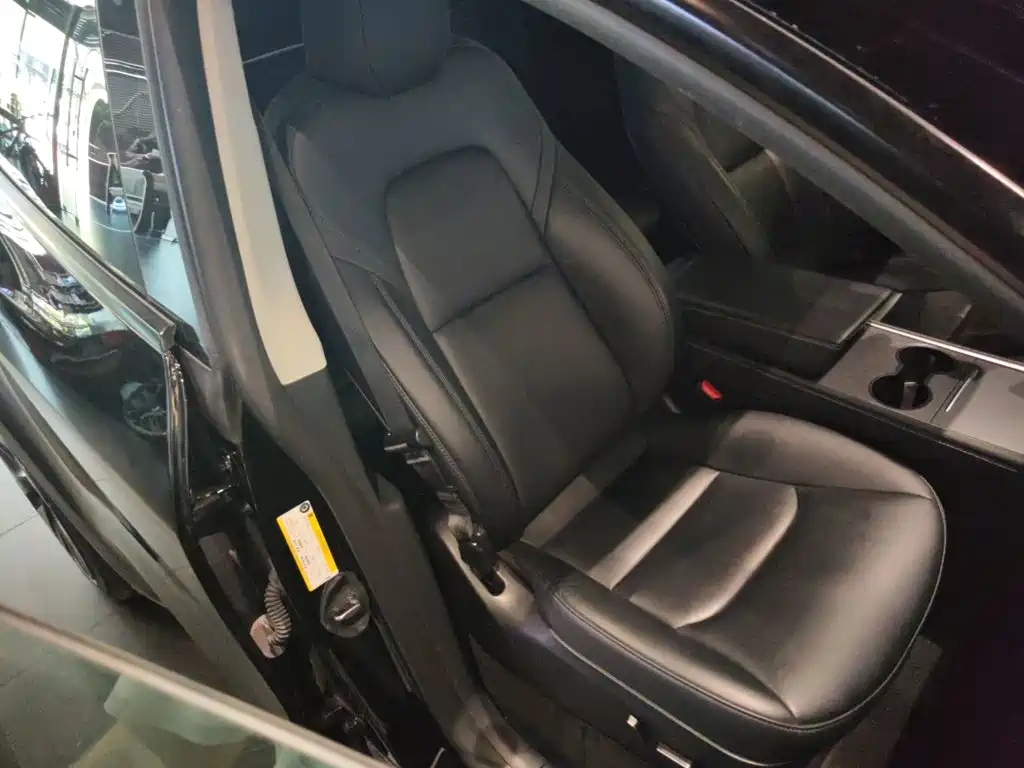 Tesla Model Y — фото 25