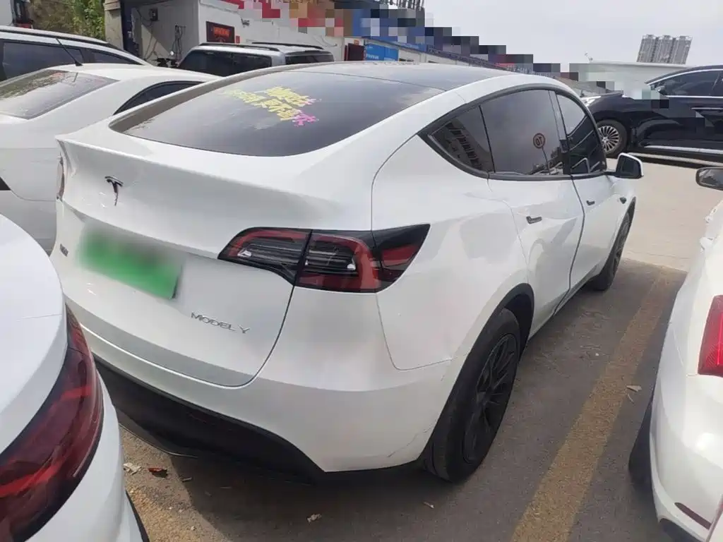 Tesla Model Y — фото 7