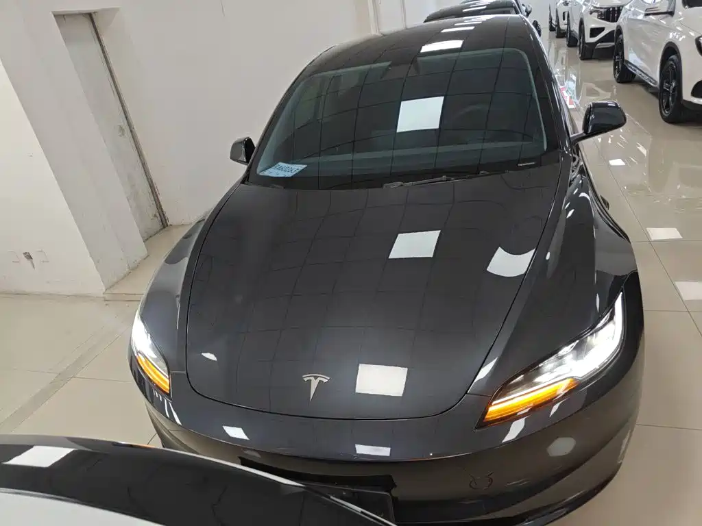 Tesla Model 3 — фото 3