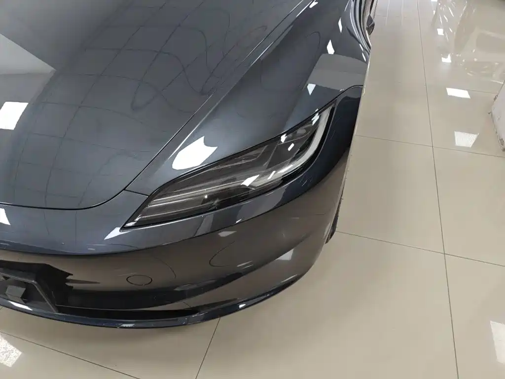 Tesla Model 3 — фото 24