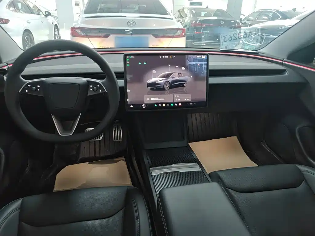 Tesla Model 3 — фото 10