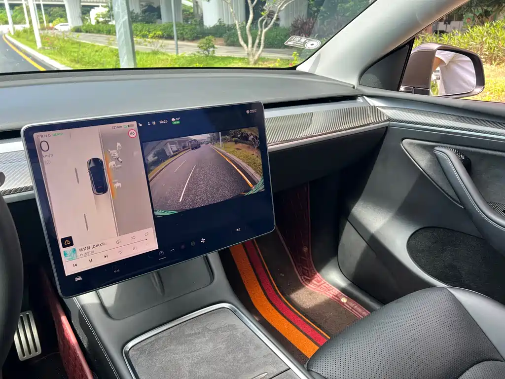 Tesla Model Y — фото 17