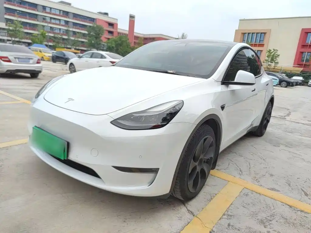 Tesla Model Y — фото 2