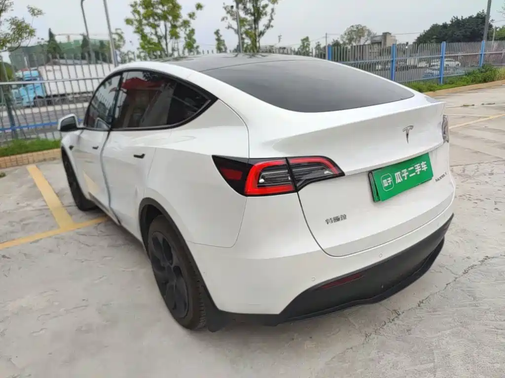 Tesla Model Y — фото 5