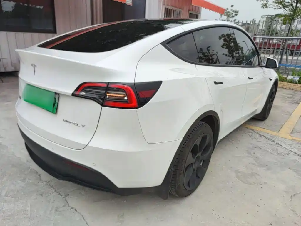 Tesla Model Y — фото 7