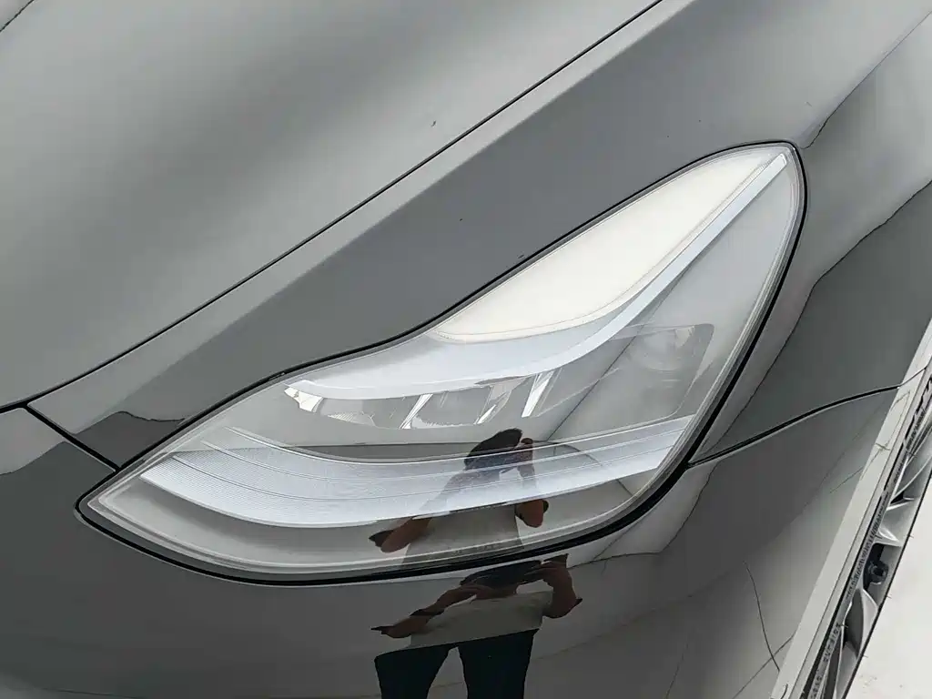 Tesla Model Y — фото 20