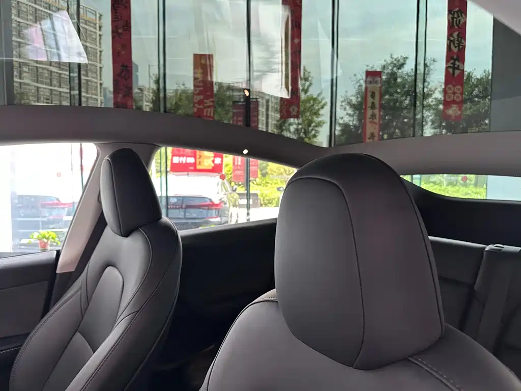 Tesla Model Y — фото 17