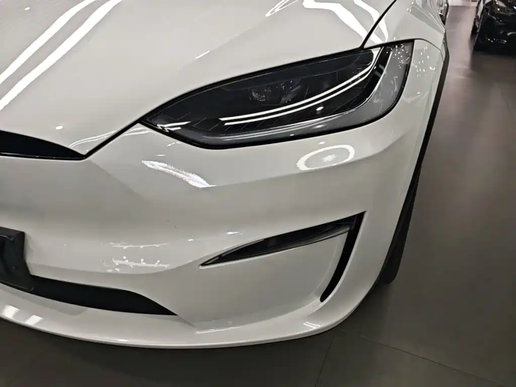 Tesla Model X — фото 24
