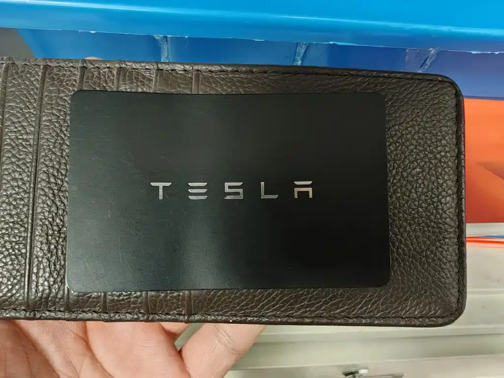 Tesla Model X — фото 9