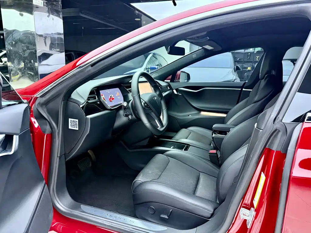 Tesla Model S — фото 4