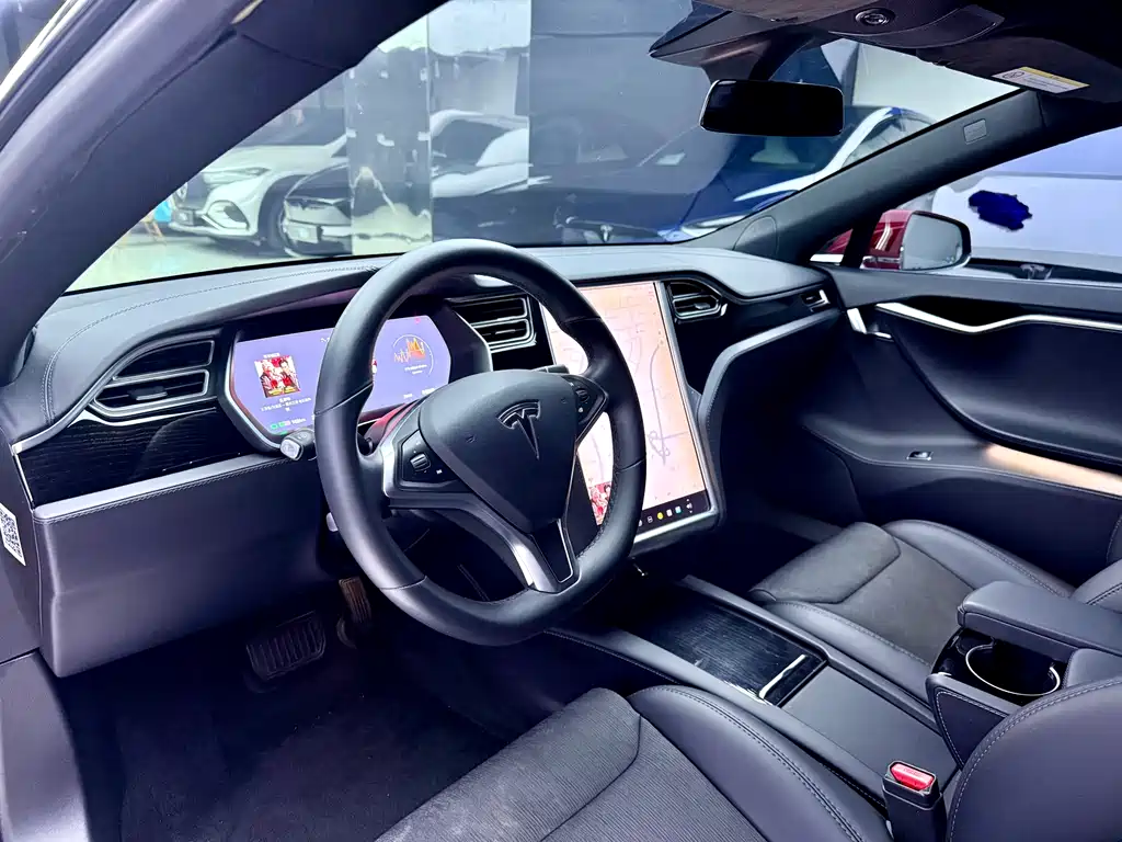 Tesla Model S — фото 5