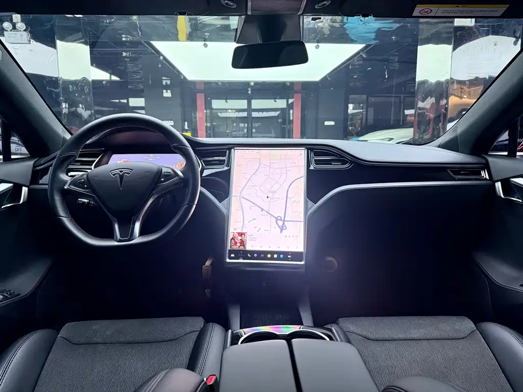 Tesla Model S — фото 7