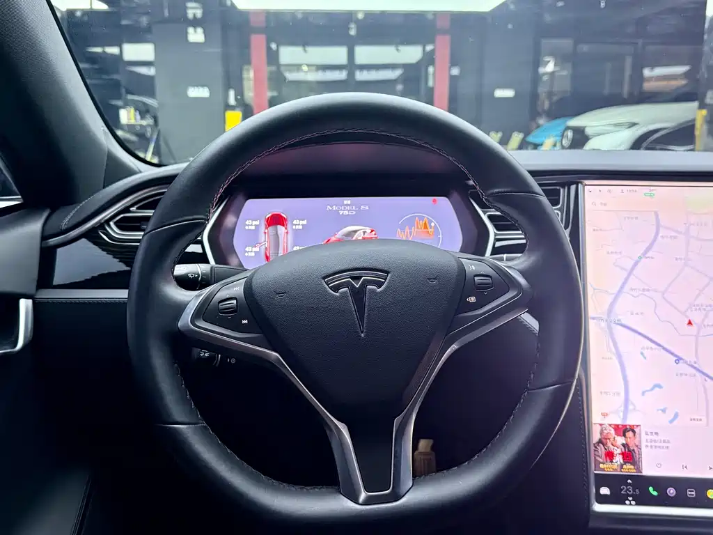 Tesla Model S — фото 8