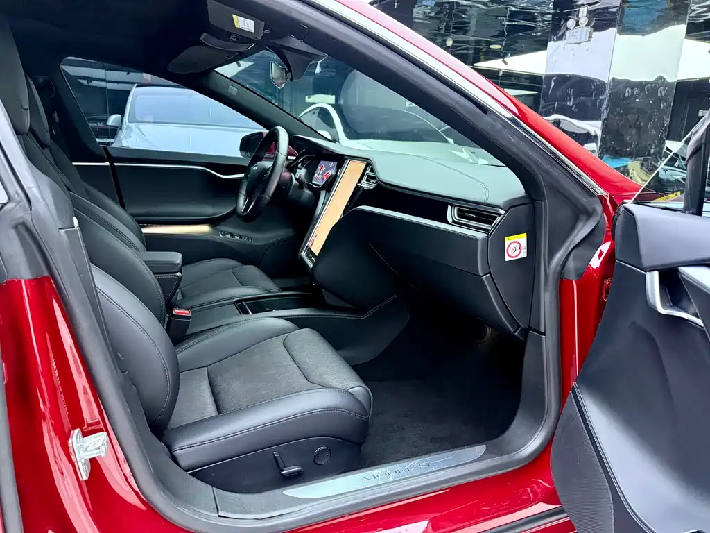 Tesla Model S — фото 10