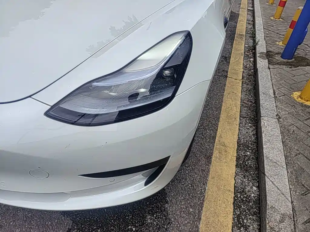 Tesla Model 3 — фото 24