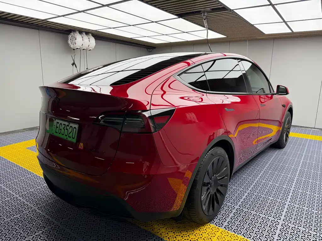 Tesla Model Y — фото 6