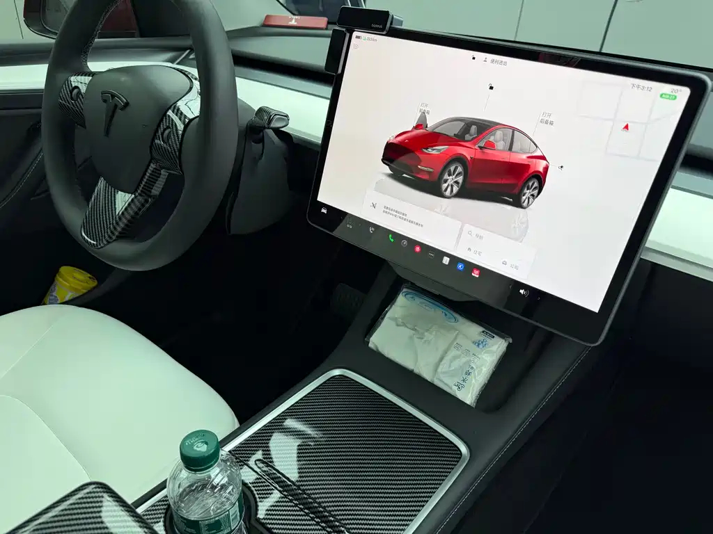 Tesla Model Y — фото 8
