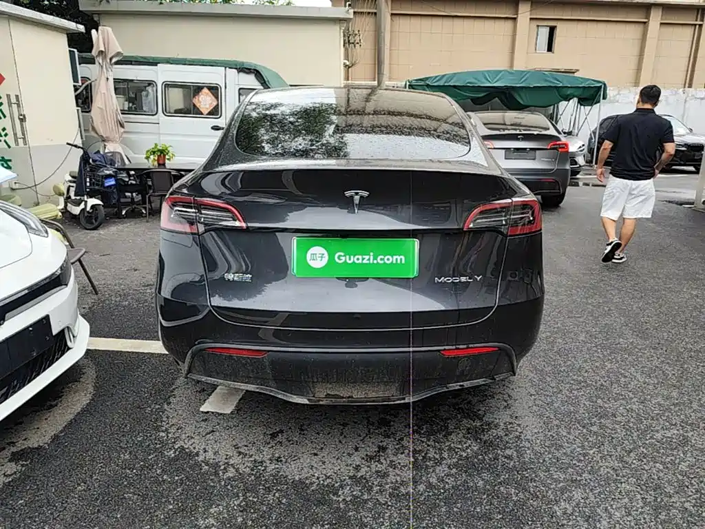 Tesla Model Y — фото 6