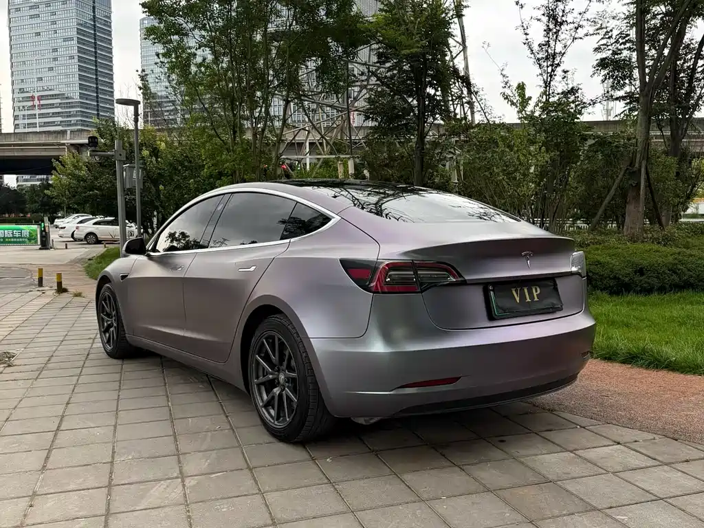 Tesla Model 3 — фото 7