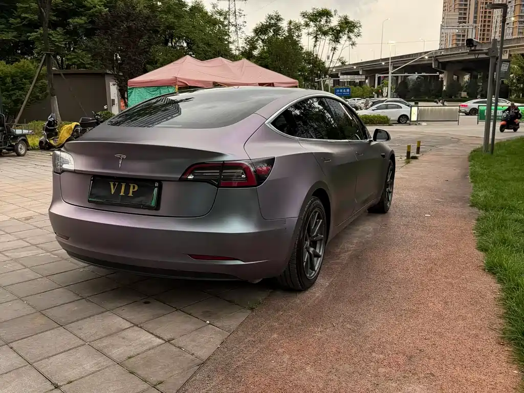 Tesla Model 3 — фото 9