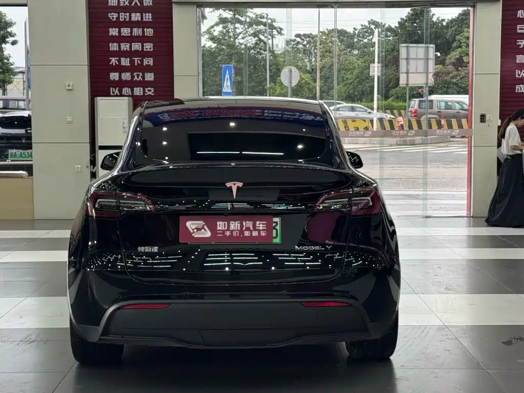 Tesla Model Y — фото 5