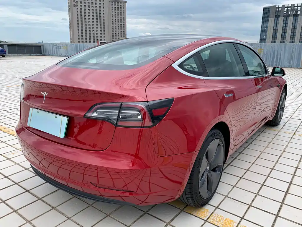 Tesla Model 3 — фото 6
