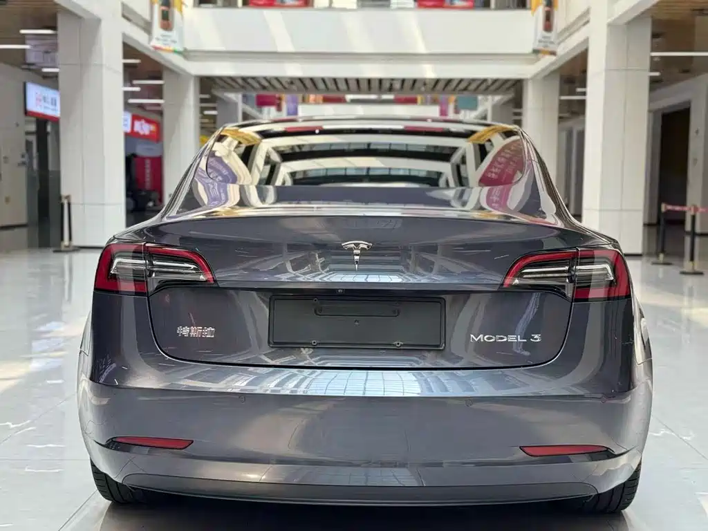 Tesla Model 3 — фото 6