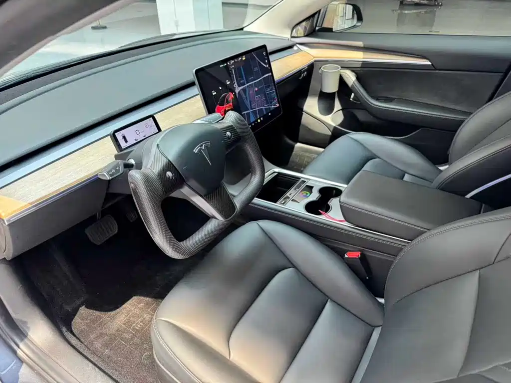 Tesla Model 3 — фото 10