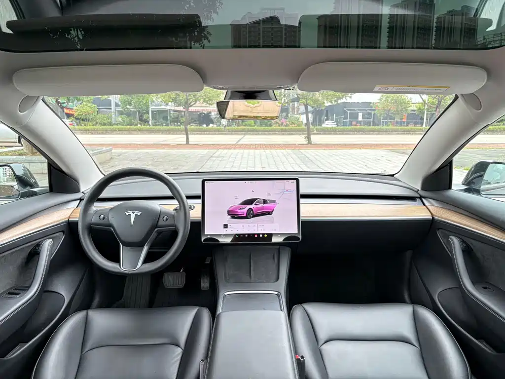 Tesla Model 3 — фото 5